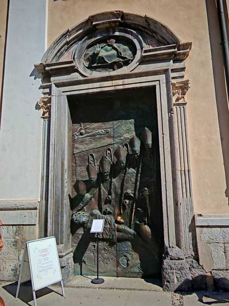 Katedrála sv. Mikuláša, tzv. Ľubľanske dvere, r. 1996