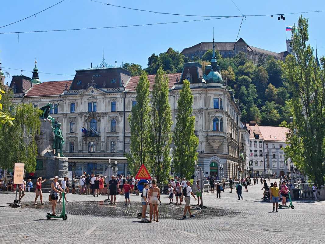 Prešernov trg a Hrad